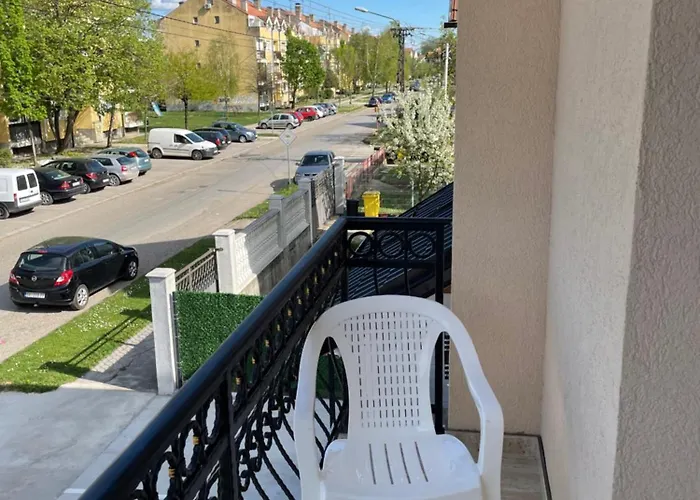 Sobe Sara Apartament *